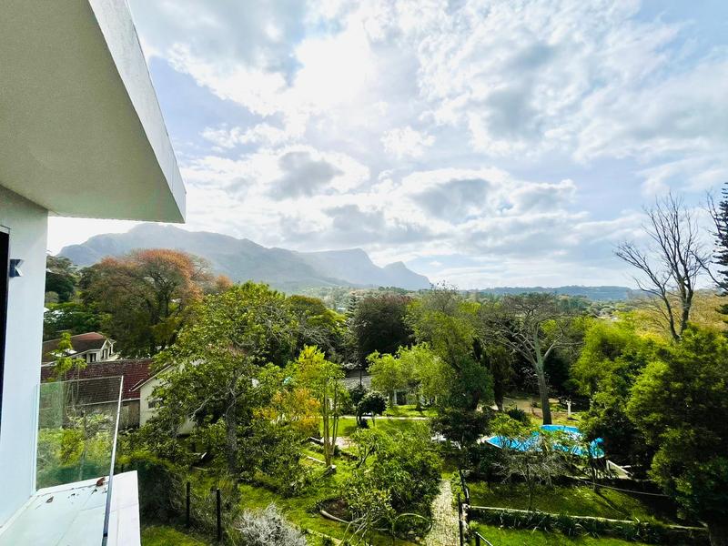 4 Bedroom Property for Sale in Constantia Western Cape